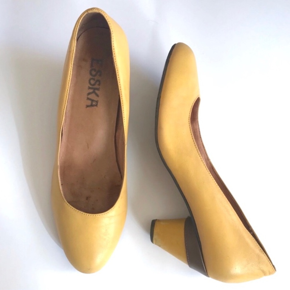 Esska Mustard Yellow Leather Pumps